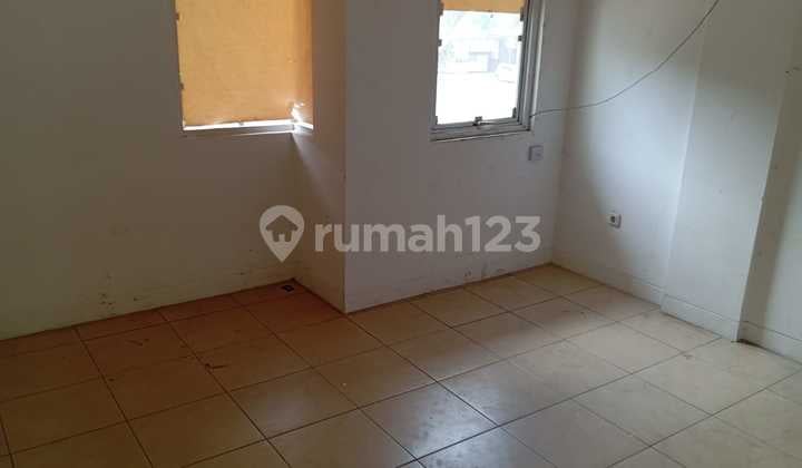 3-Story Shop House Strategic Business Location in Harapan Indah