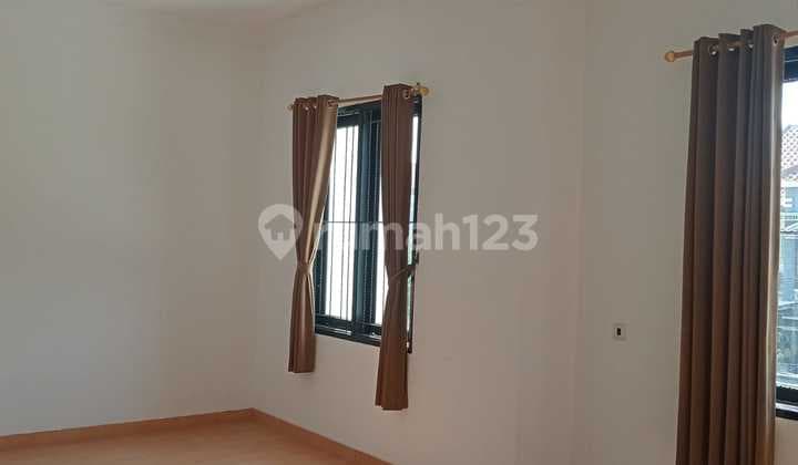 Rumah Bagus 2 Lantai Di Harapan Indah Regency