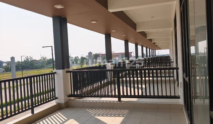 Disewakan Ruko 3 Lantai, Baru, Siap Ditempati