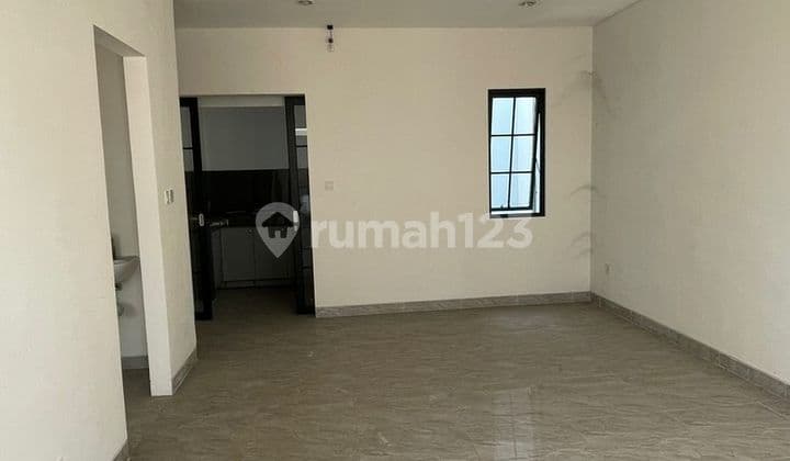 New House Cluster Montana Suvarna Sutera, Tangerang