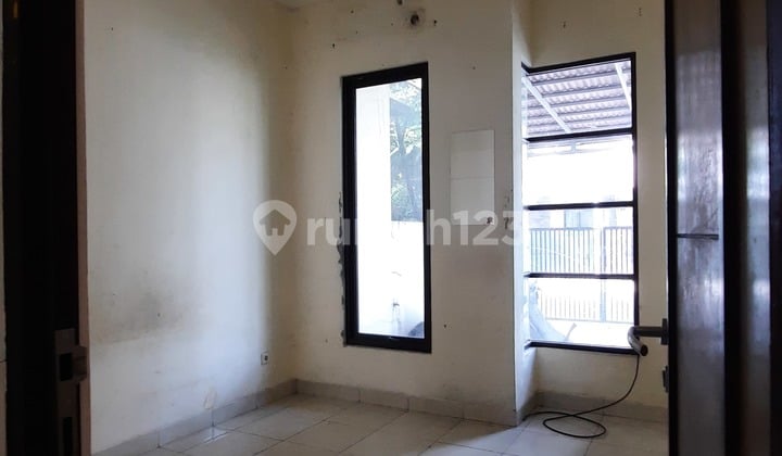 Sewa Rumah Terenovasi Rapi Siap Huni @ Cluster Aralia