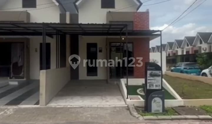 Rumah Shm Grand Nusa Indah Cileungsi