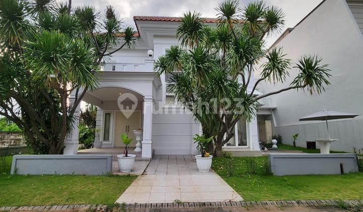 Disewakan Rumah Hook 2 Lantai di Regency 21