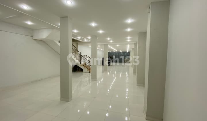 Disewakan Ruko Strategis 3 Lantai - Sukowati, Salatiga