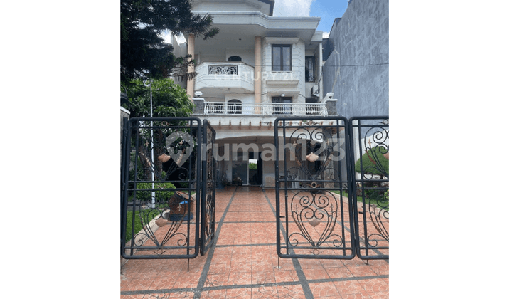 Rumah 3 Lantai 2 Fasad & Rooftop SHM 3 Menit ke UNDIP Tembalang