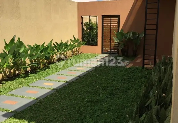 Rumah Bagus SHM Dekat AKPOL di Candisari, Semarang