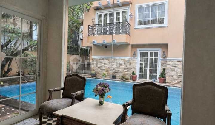 Dijual Rumah Mewah di Beverly Golf Lippo Karawaci Furnished Ada Swimming Pool