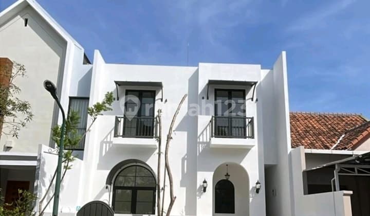 Rmh American Style di Citraland Utama Surabaya Barat