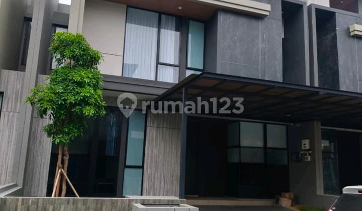 Disewakan Rumah Baru di Distict 9 Citraland Utama Surabaya Barat