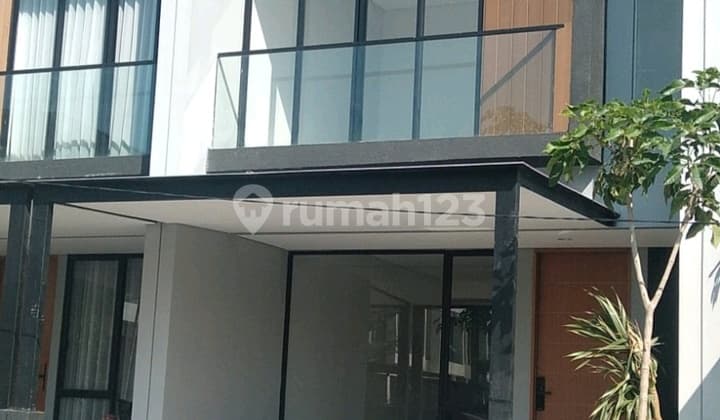 RUMAH ATTIC NORTHWEST CENTRAL