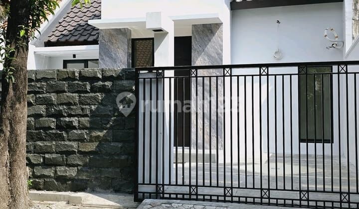 Rumah di Taman Puspa Raya
