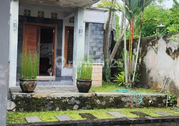 Rumah 2 Lantai Strategis Barat Pasar Gentan, Kaliurang Km 10