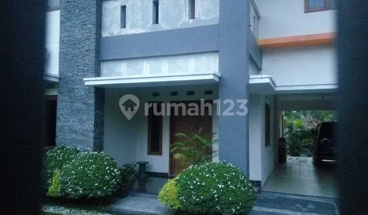 Rumah 2 Lantai Sisa Tanah Luas Area Strategis di Jl Pandanaran