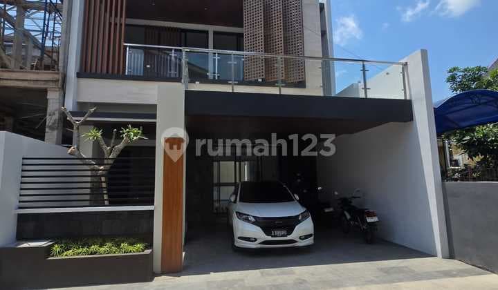 Rumah + Kolam Renang Pribadi Strategis di Jl Palagan Km 1