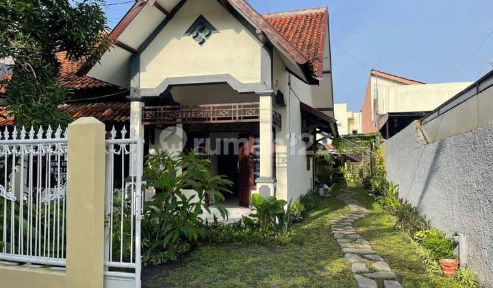 Kost Paviliun Unik + Rumah Induk Strategis di Seturan