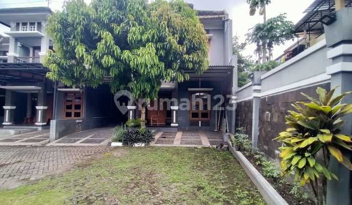 Rumah 2 Lantai di Kawasan Strategis Condong Catur