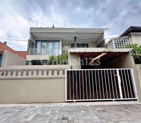 Villa Dua Lantai 3 Kamar Tidur Sewa Bulanan Juga bisa