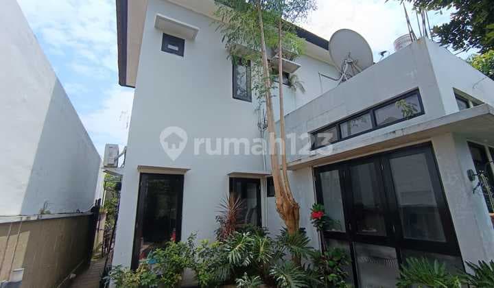 Rumah Ready Area Kerobokan 2 Lantai Minimalis