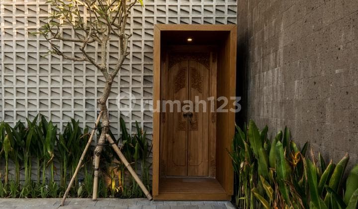 Brand New Villa 3Bedroom Hunian Nyaman 10 Menit ke Monkey Forest