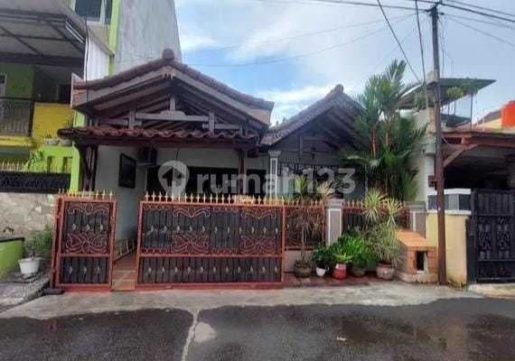 Dijual Rumah Strategis Dekat Sumarecon Lokasi BJI Danita Kota Bekasi