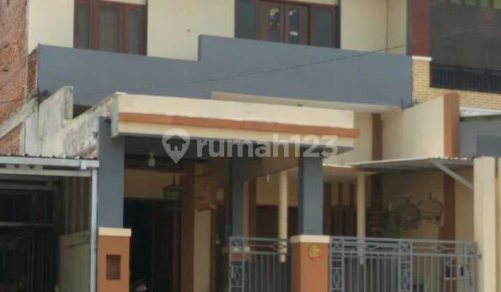 Dijual Rumah 2 Lantai 0 Jalan Raya