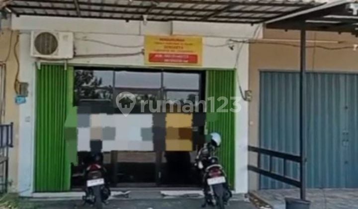 2-Storey Shop House in Digununganyar, Surabaya 2-Storey Shop House in Digununganyar, Surabaya