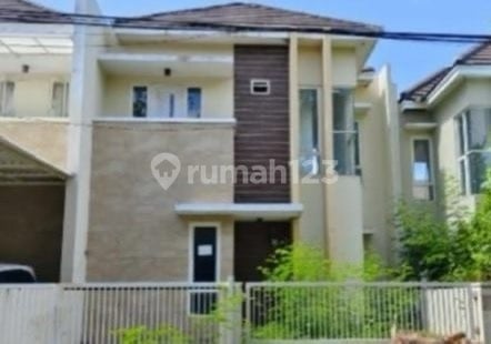 Rumah 2 Lantai di Green Semanggi Bagus