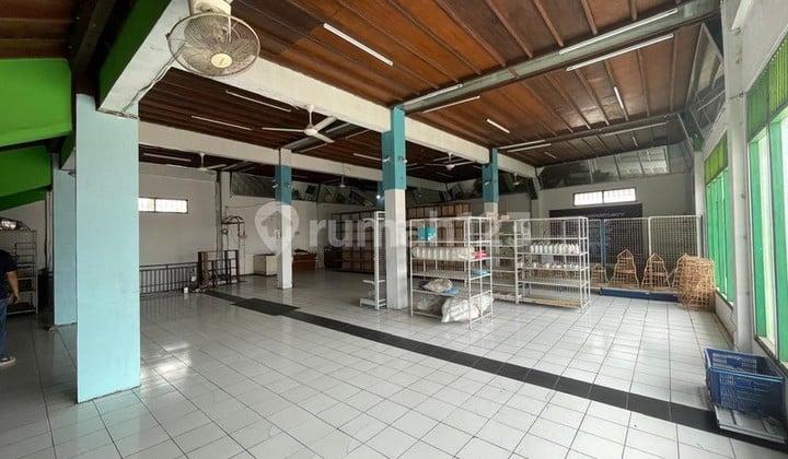 Disewakan Ruang Usaha Lokasi Strategis Jalan Kaliurang KM 5, Caturtunggal, Depok, Sleman