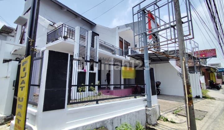Disewakan Rumah 12 Kamar Lokasi Premium Jalan Raya Kledokan Caturtunggal Depok Sleman