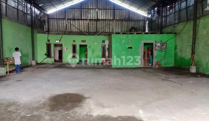 Cheap Warehouse, Roadside. Tronton Truck can Pass. Abiansemal