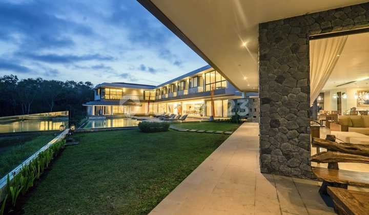 Uluwatu. Luxury and Modern Villa in Prime Uluwatu Area, Ocean View.