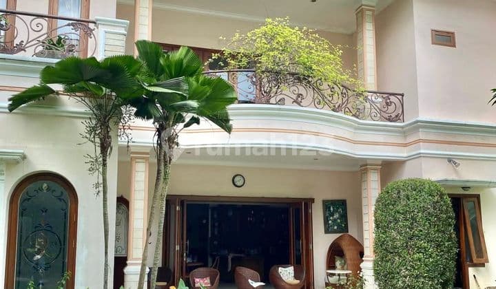 Sultan's House Fully Furnished in Cilandak with Certificate of Ownership, Swimming Pool Available