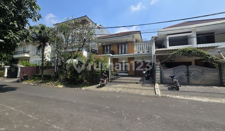 Disewakan Rumah Asri + Private Pool Pondok Indah Nego