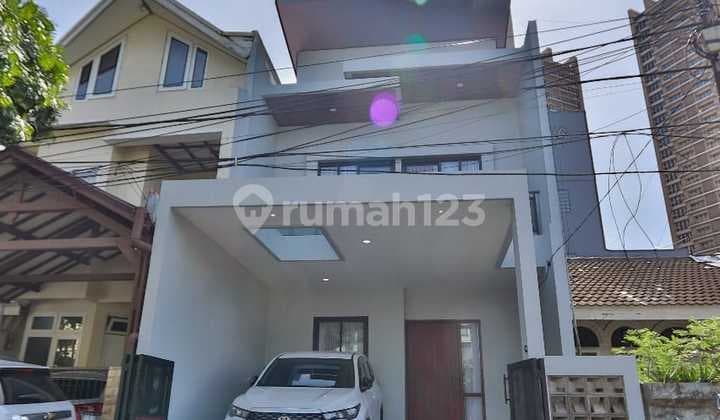 Dijual Rumah Brand new 2.5 Lt di Pondok Indah (JP)