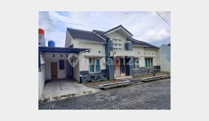 Second Hand House Spacious in West Sleman Near Ringroad