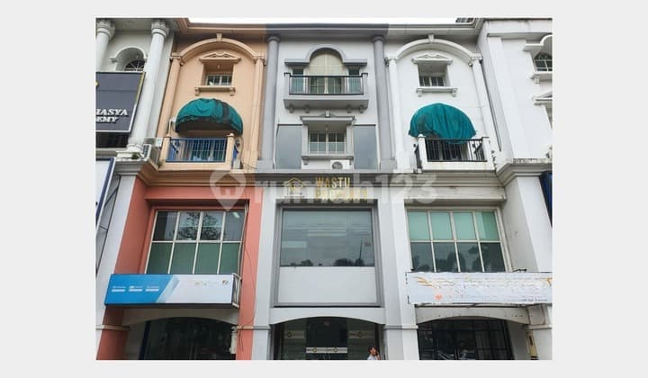 Akses Mudah ke Pim, Ruko Second 4 Lantai Siap Digunakan