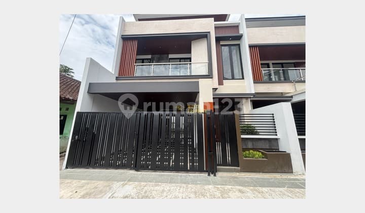 Rumah Cantik 2 Lantai Fasad Elegan - Palagan Yogyakarta