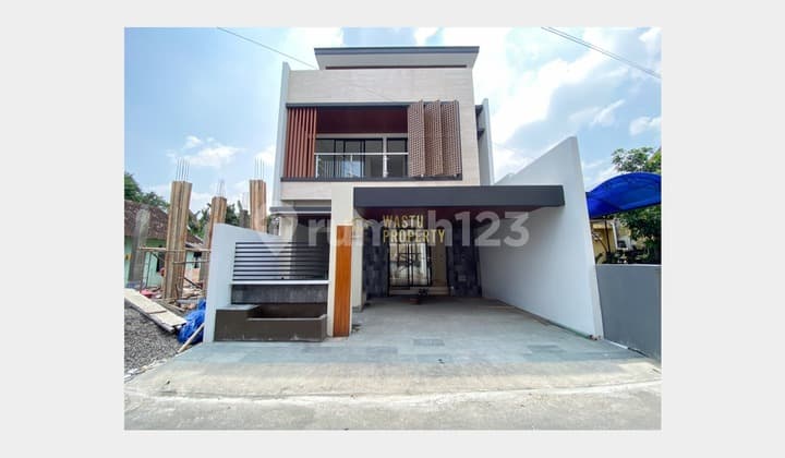 Hunian Modern 2 Lantai Private Pool Dekat Monjali Jogja