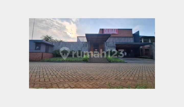 Rumah Luas Fasilitas Private Pool di Pondok Cabe Udik