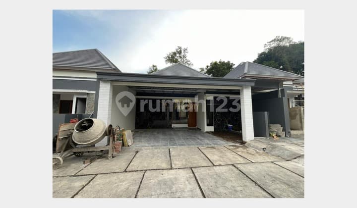 New Large Type Ready-to-Occupy House in Ngemplak Sleman