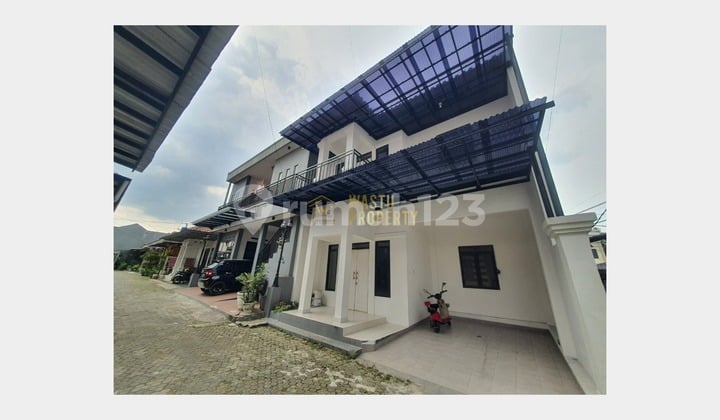Rumah Second Cantik 2 Lantai di Cinere, Harga Nego