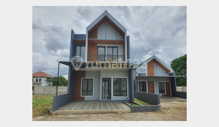 Rumah Pesan Bangun 2 Lantai Kawasan Dekat Pemda Cibinong