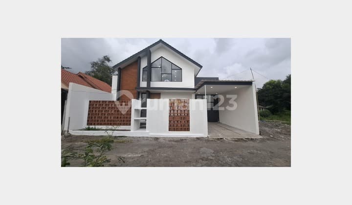 Large Ready-to-Live House with Open Space in Purwomartani, Kalasan