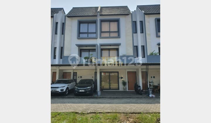 Rumah Cantik Elegan Cipedak, 3 Lantai Harga Terjangkau