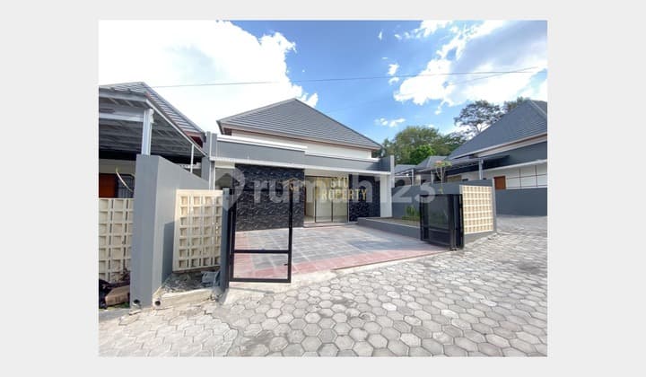 Rumah Besar Siap Huni 4 Kamar di Ngemplak Sleman