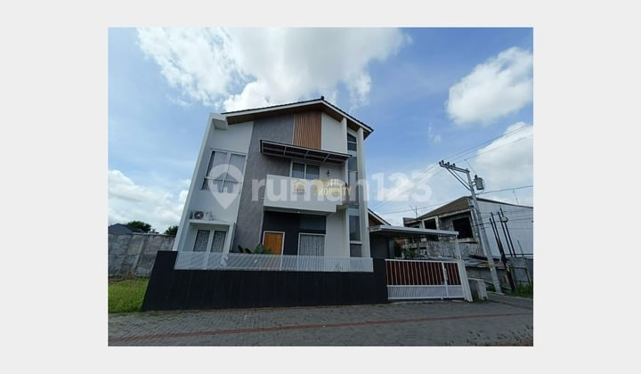 Rumah 2 Lantai di Cluster Tegalrejo Dekat Tugu Jogja