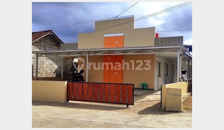 Kost Aktif Harga Murah Strategis Dekat Ukrim Jogja