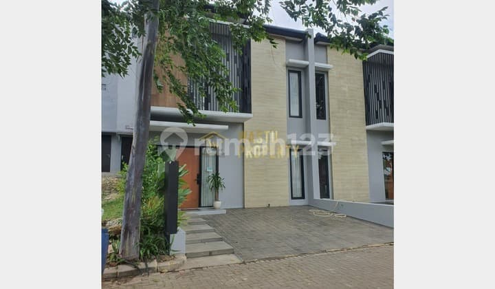 Rumah 2 Lantai Siap Huni Cibinong, Akses Stasiun Super Dekat