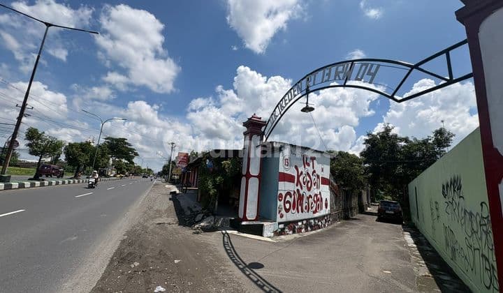 2,000 square meters of land near Prambanan Temple, SHM P ready to build a house.