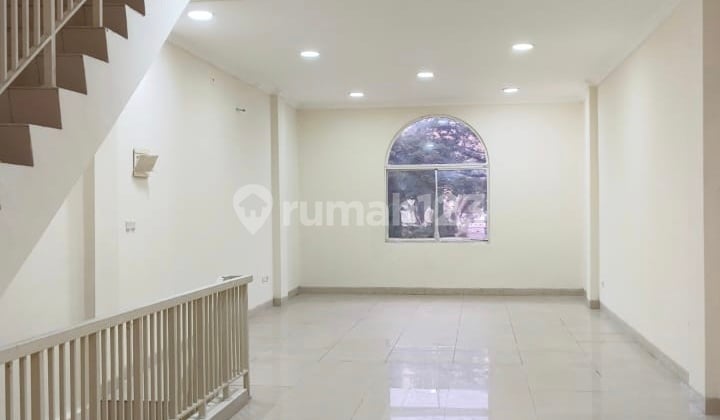 Ruko Sentra Niaga 4 Floors Ready-to-Use Floor at Green Lake City